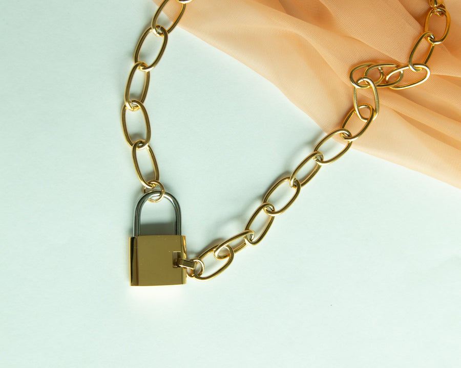 OVERSIZED PADLOCK NECKLACE